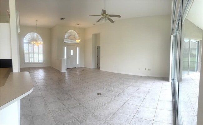 Building Photo - 664 Silk Oak Dr