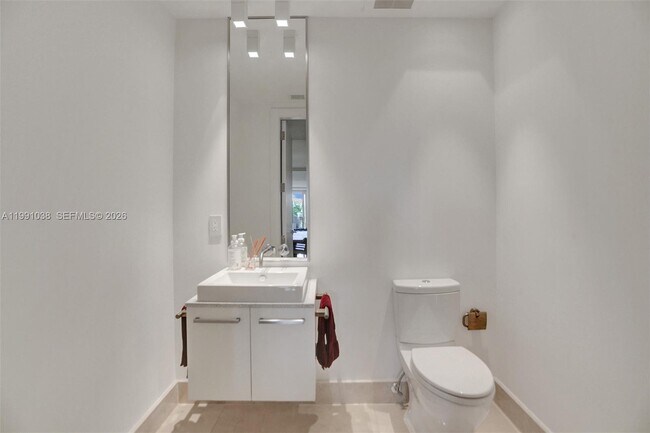 Building Photo - 3535 Hiawatha Ave