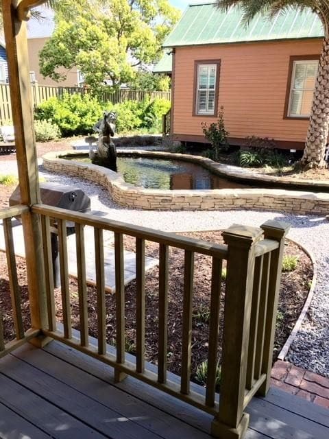 Building Photo - 802 Howe St