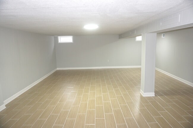 Building Photo - 416 N Redfield Ct