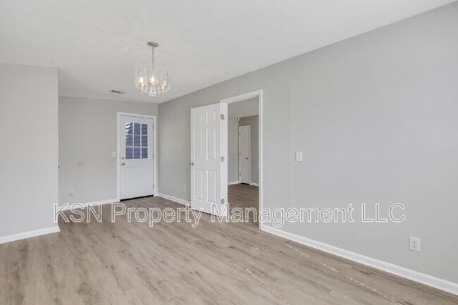 Building Photo - 129 Finn Cir