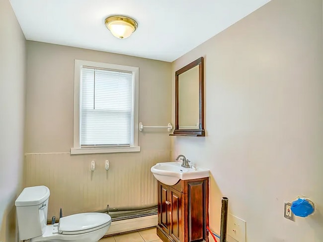 Building Photo - Charming 3-bedroom rental home in Waterbury
