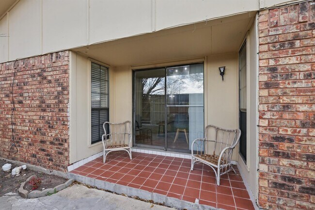 Building Photo - 3454 Livingston Ln