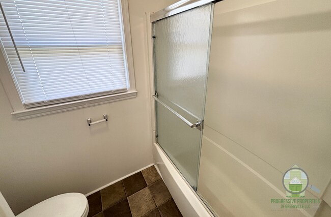 Building Photo - 113 Fowler Rd