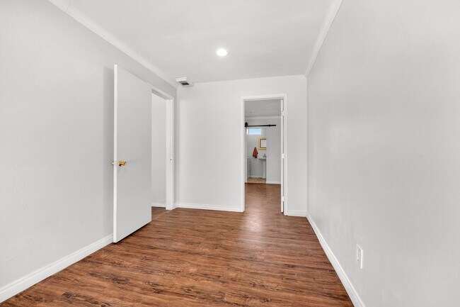 Building Photo - 7267 Saranac St