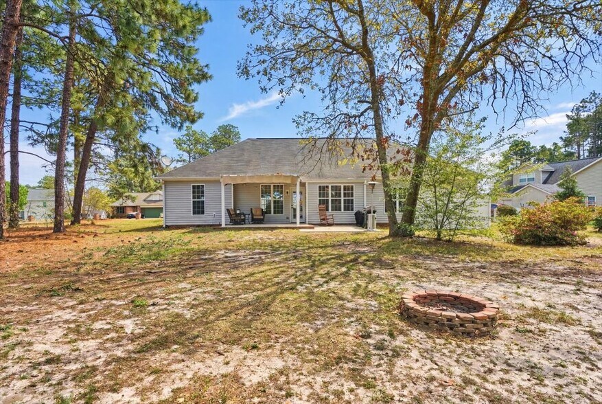 Building Photo - 329 Green Links Dr