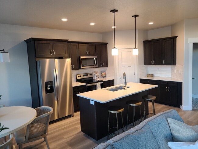 Building Photo - Big Horn Dr