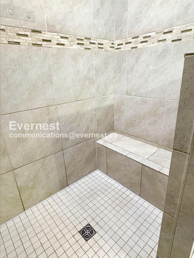 Building Photo - 8134 Villaggio Dr