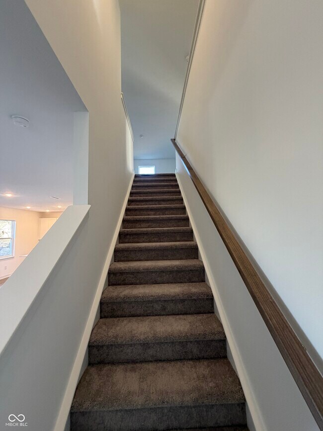 Building Photo - 6468 Tutelo Dr