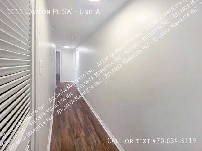 Building Photo - 1111 Lawton Pl SW
