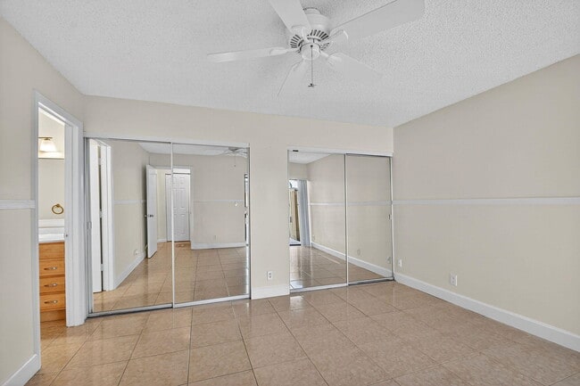 Building Photo - 2701 Waterview Cir