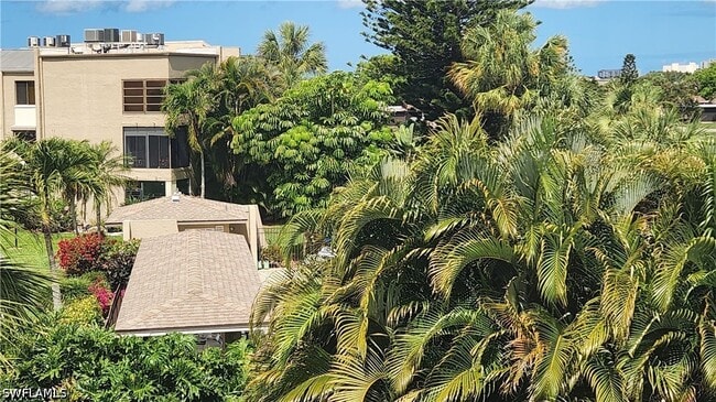 Building Photo - 3645 Boca Ciega Dr