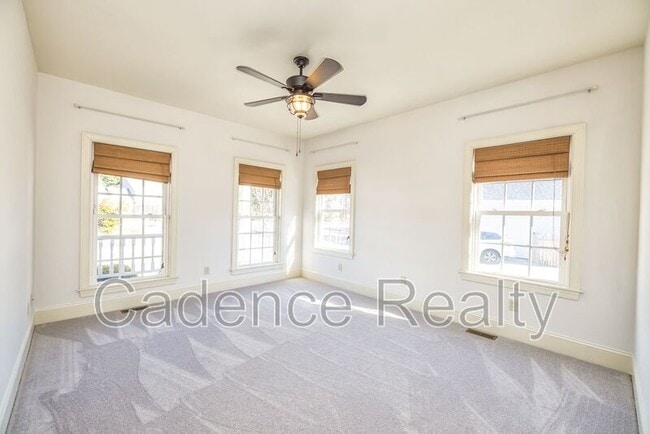 Building Photo - 205 N Sea Lily Ct