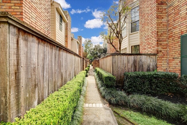 Building Photo - 4000 Purdue St