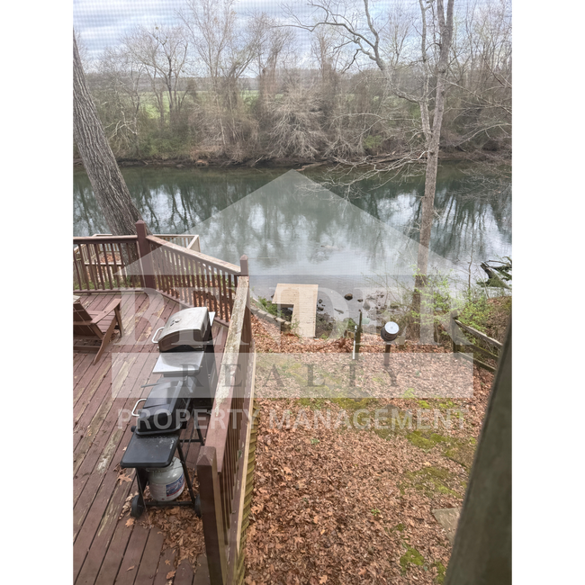 Building Photo - 178 McClary Dr