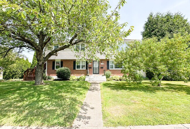 Primary Photo - 176 Wolcott Hill Rd
