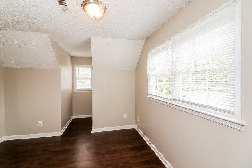 Building Photo - 4711 Pebble Ct
