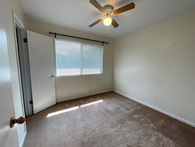 Building Photo - 205 Juniper Dr