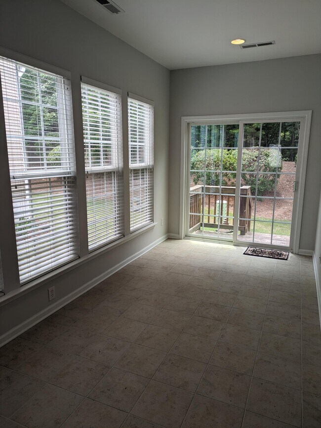 Building Photo - 9015 Smokey Hill Rd