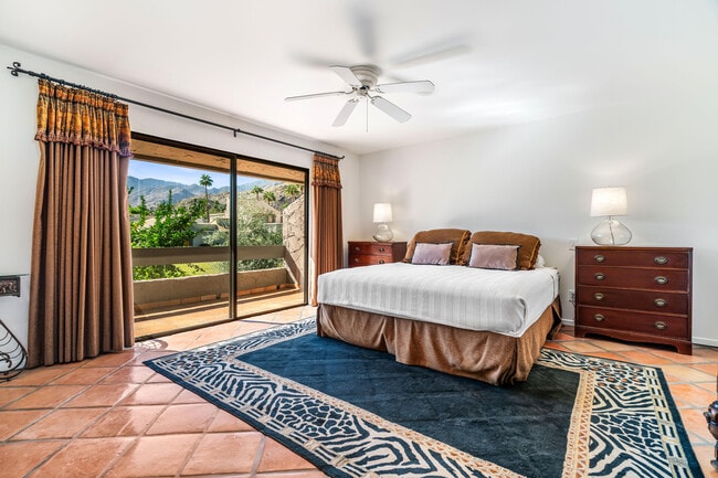 Building Photo - 215 Calle Bravo