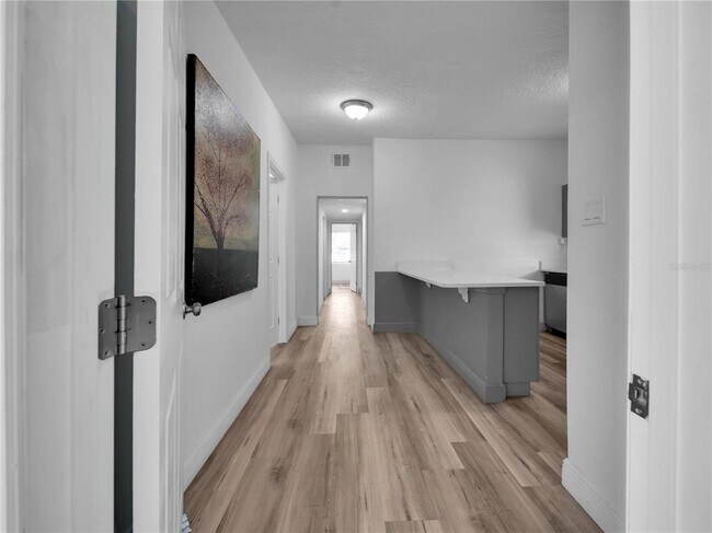 Building Photo - 40 S Linden Dr