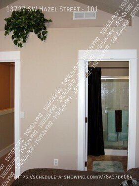 Building Photo - 13727 SW Hazel St