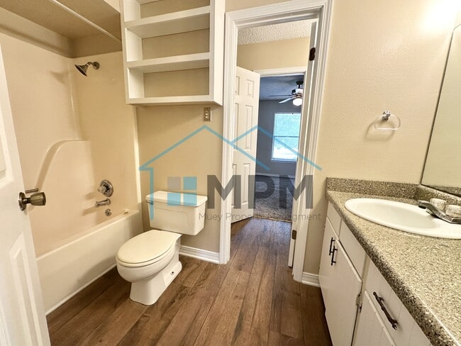 Building Photo - 1804 Woodhaven Dr