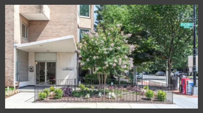 Building Photo - 2800 Wisconsin Ave NW