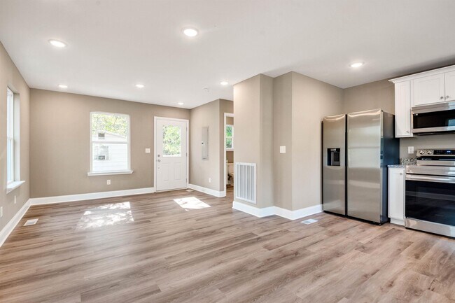 Building Photo - 3716 Central Ave