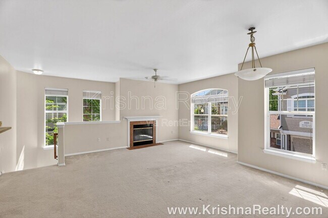 Building Photo - 1175 NE 64th Ln