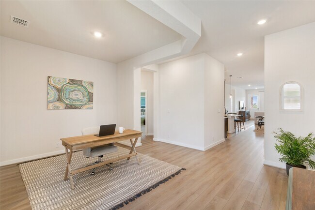 Building Photo - 128 Radnor Rd