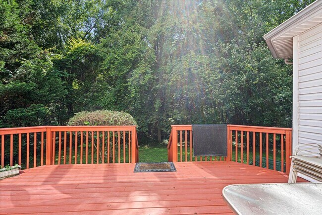 Building Photo - Spacious 5BR/3BA minutes from Ballantyne V...