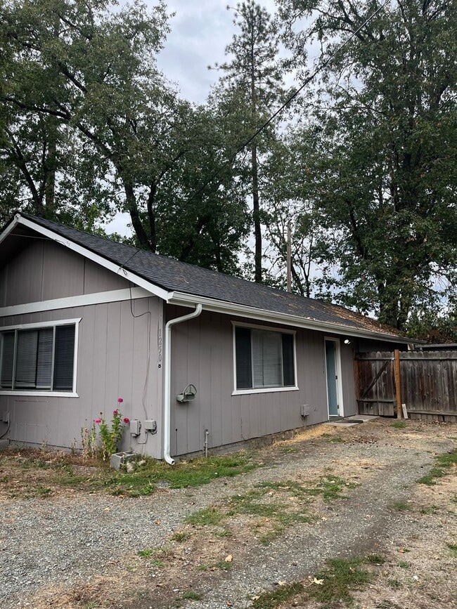 Building Photo - Quaint Studio , 1 Bath Home in Grants Pass