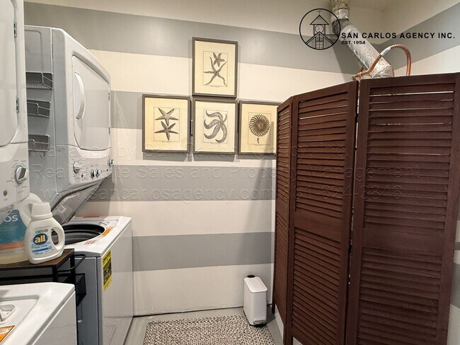 Building Photo - LESLA (I/O)