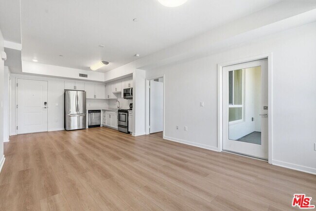 Building Photo - 12655 Bluff Creek Dr
