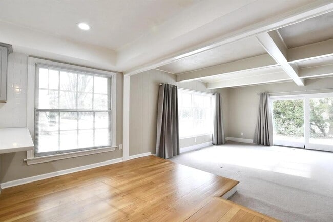 Building Photo - 4576 Wagon Wheel Dr