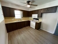 Building Photo - Leasing