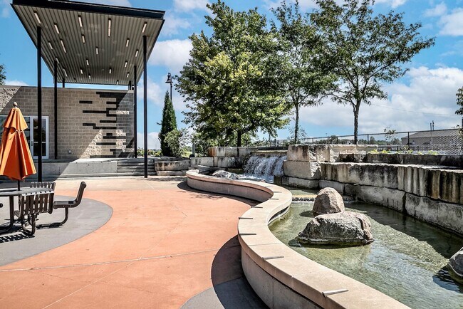 Building Photo - 1 Bedroom Apartment Near Downtown Papillion!