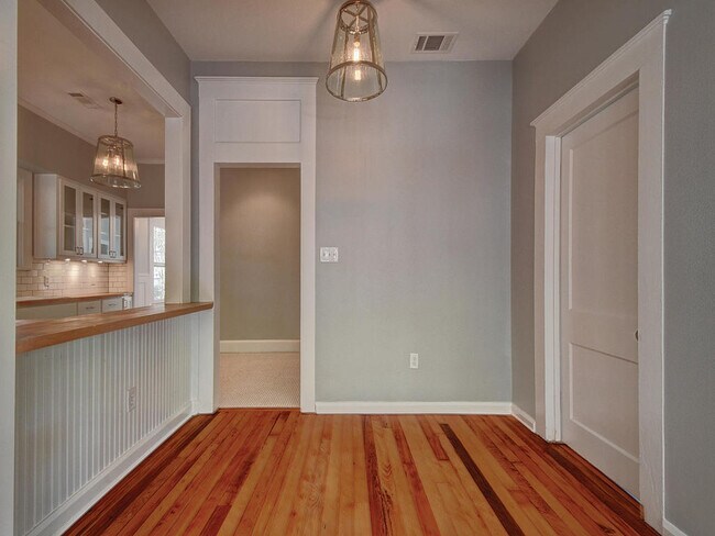 Building Photo - UT PRE-LEASE: Luxury 4 bedroom home in Wes...