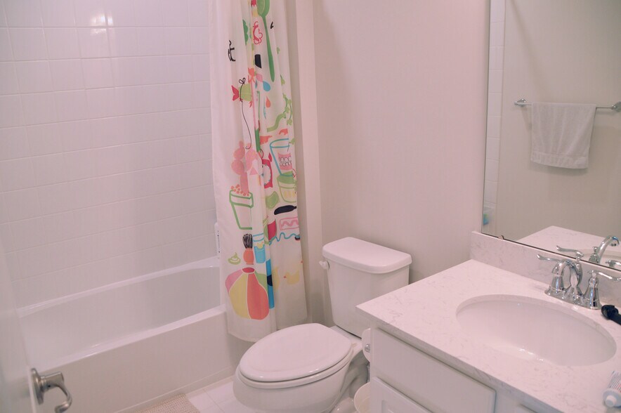 Full Bath 1 - 22277 Sims Ter