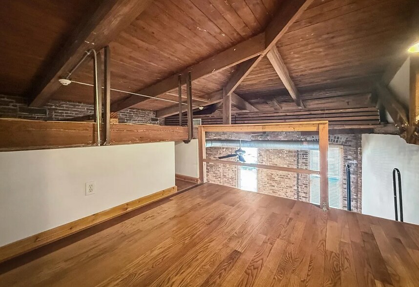 Building Photo - 325 Lafayette St
