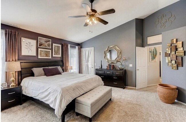 Building Photo - 13256 W Wilshire Dr