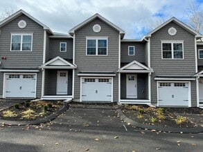 Building Photo - 108 Mammoth Rd
