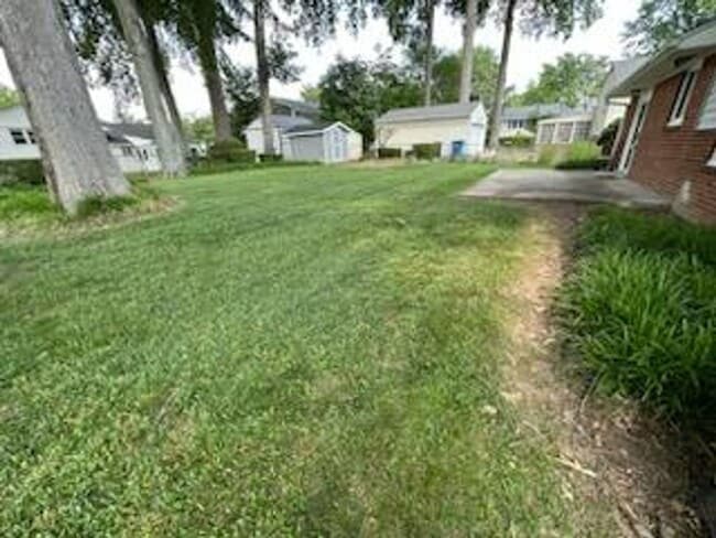 Building Photo - Immaculate 3 BD 2 BA Detached Home with Garage in Springfield, VA