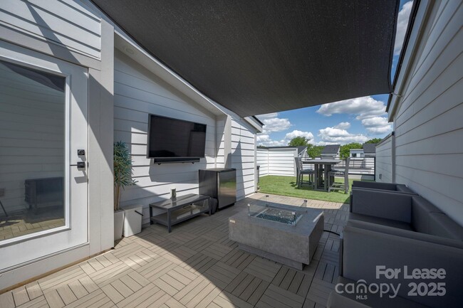 Building Photo - 1033 Wesley Terrace Ave