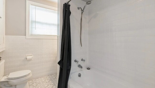 Building Photo - 9546 Springfield Ave