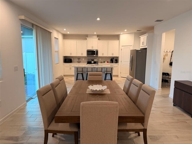 Building Photo - 2700 Sweet Acacia Dr