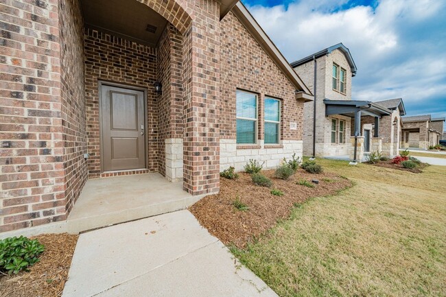 Building Photo - 2139 Thornton Dr