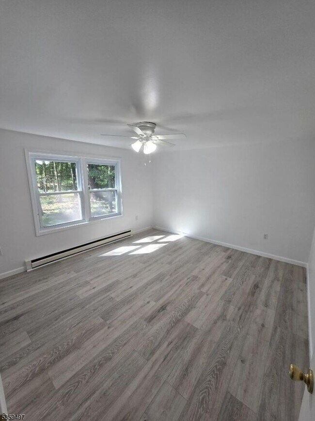 Building Photo - 125 Hemlock Hill