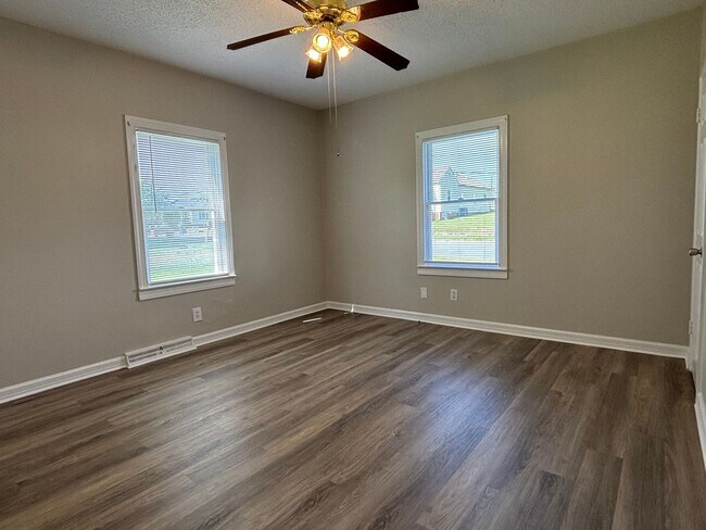 Building Photo - 3 BR House near Moses Cone Hospital